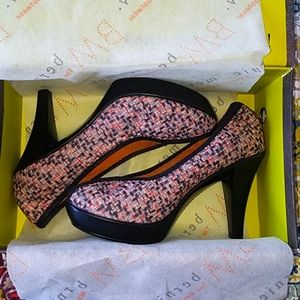 *NEW* Bernie Mev heels